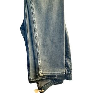 Brand new never worn pull on stretchy jeans